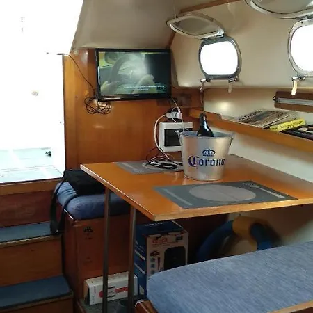 Coast Top Gun Botel