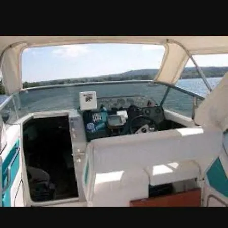 Coast Top Gun Botel Amalfi