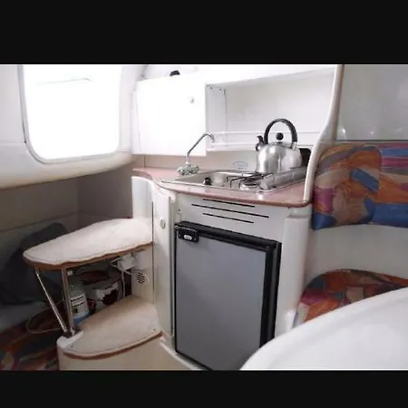 Coast Top Gun Botel Amalfi