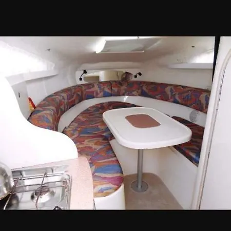 Botel Coast Top Gun *